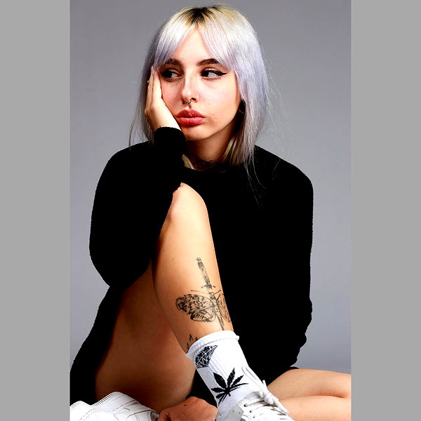 karin_orhov instagram image archive image