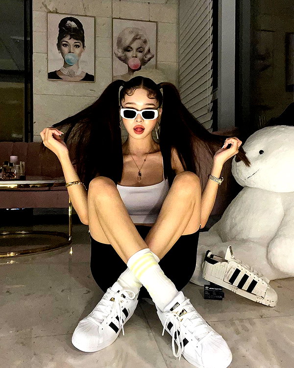 dear.zia instagram image archive image