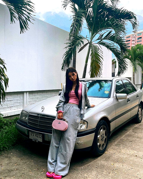 ll.lu1s instagram image archive image
