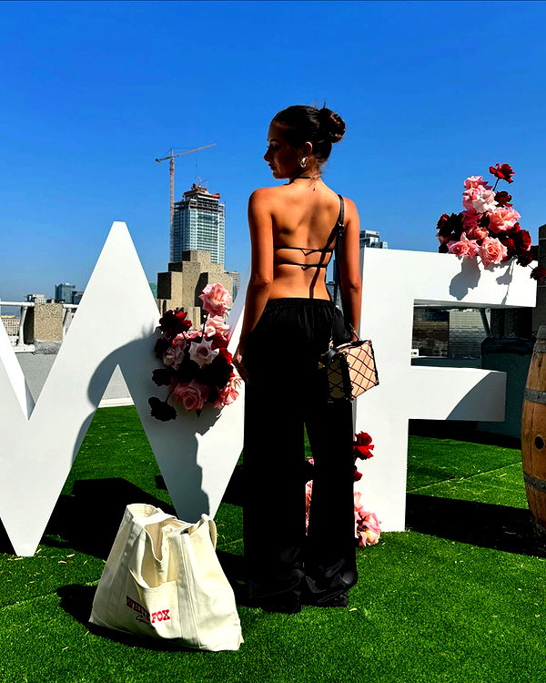 ellianawalmsley instagram image archive image
