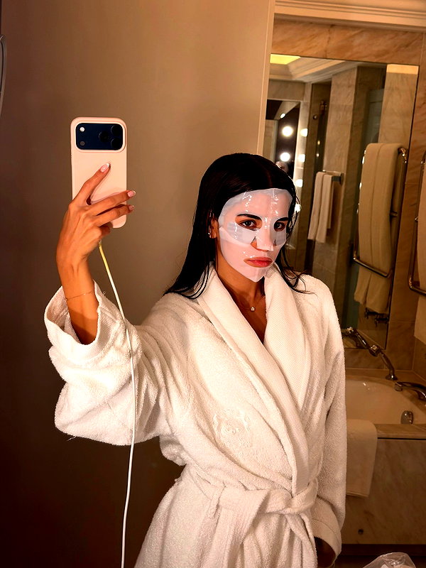 ainaratorneg instagram image archive image
