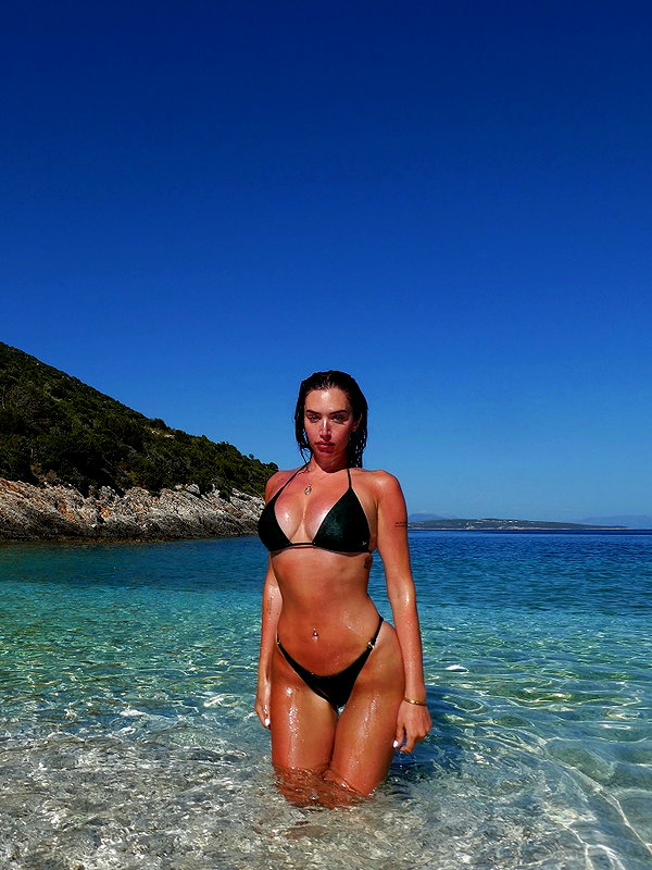 staskaranikolaou instagram image archive image