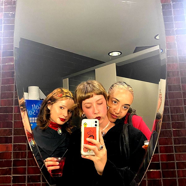 macaroni_naomi instagram image archive image