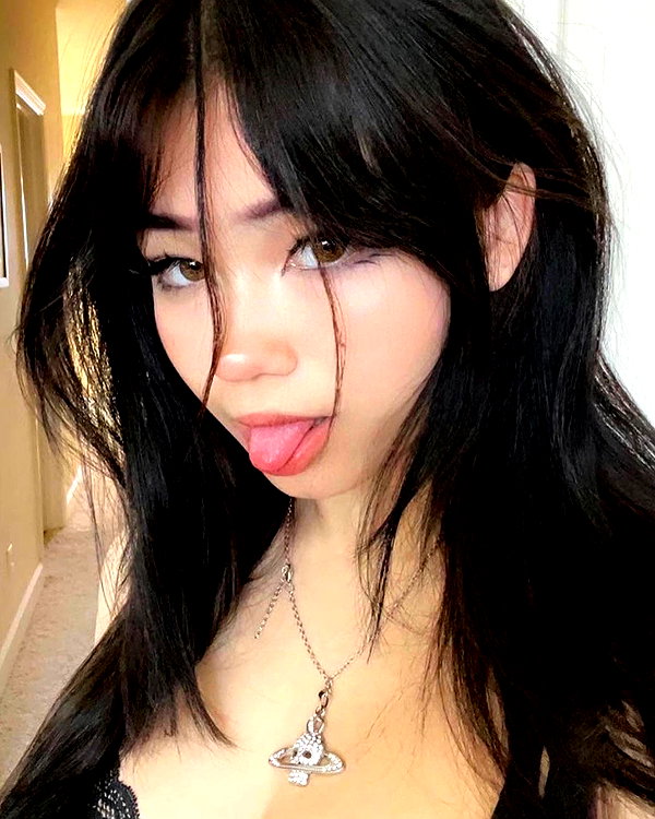 baddiesessence instagram image archive image