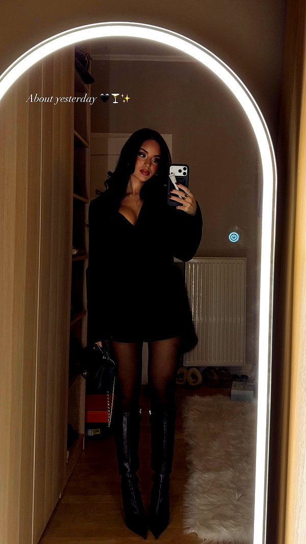 zoeliss instagram image archive image