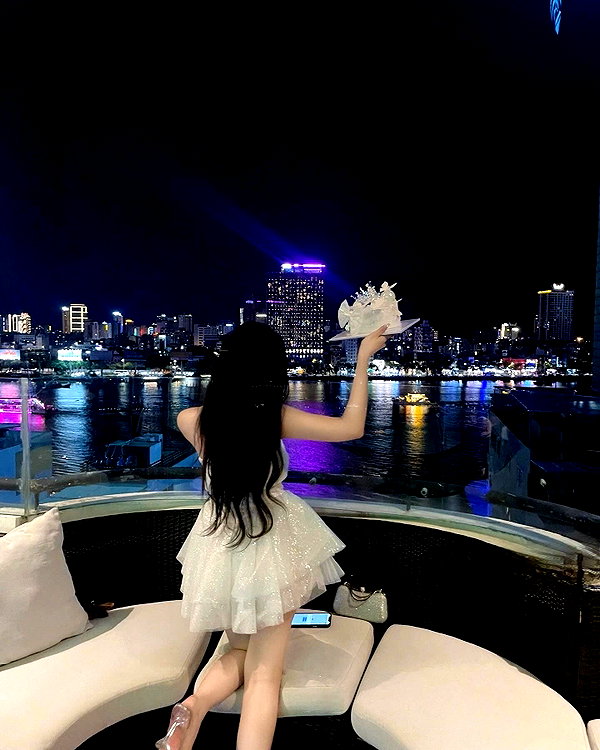 lyhythuedoxinh instagram image archive image