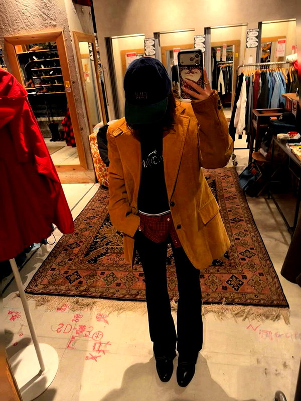 ll.lu1s instagram image archive image