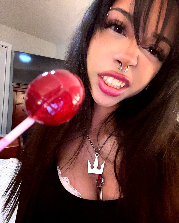 twodollie instagram image archive image