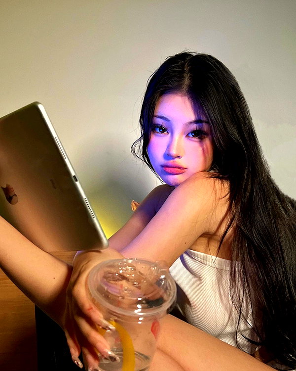 ll.lu1s instagram image archive image