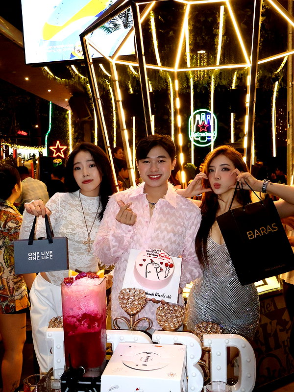 lyhythuedoxinh instagram image archive image