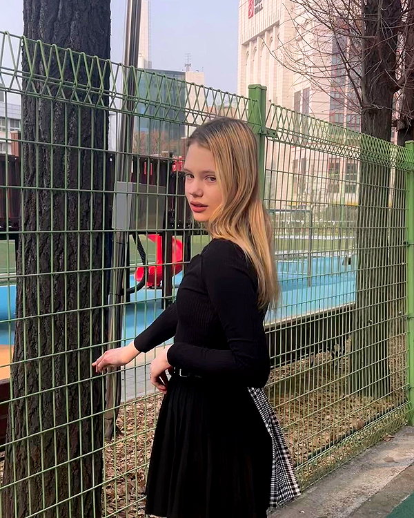 alisen.mari instagram image archive image