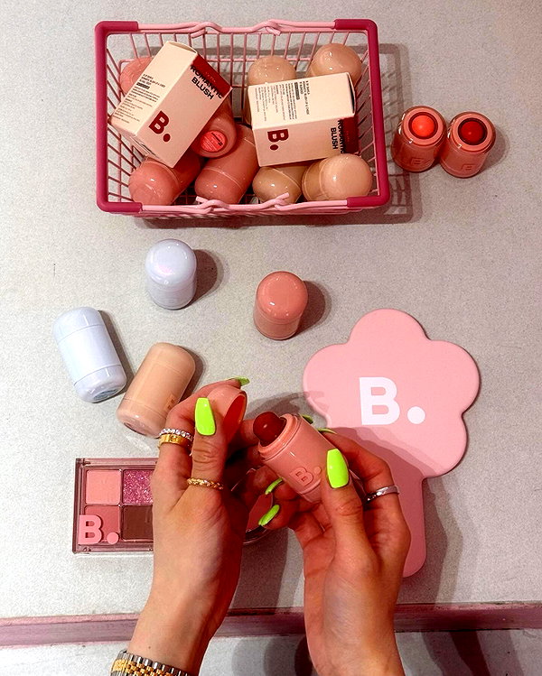 dear.zia instagram image archive image
