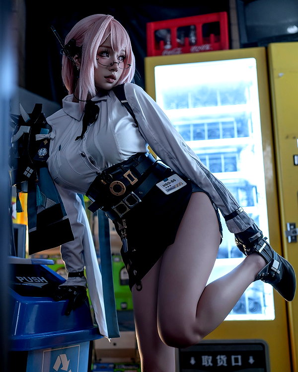 xier_cos instagram image archive image