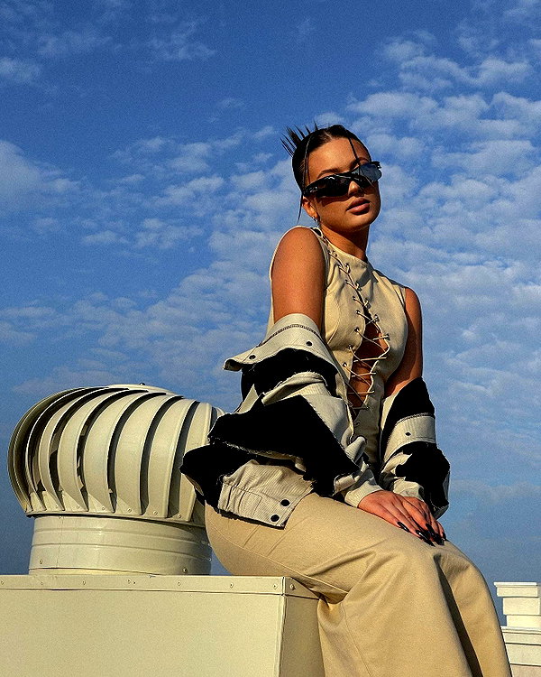kkwwwv instagram image archive image