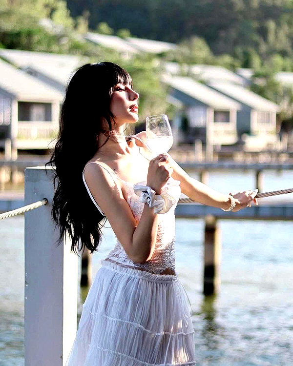 lyhythuedoxinh instagram image archive image