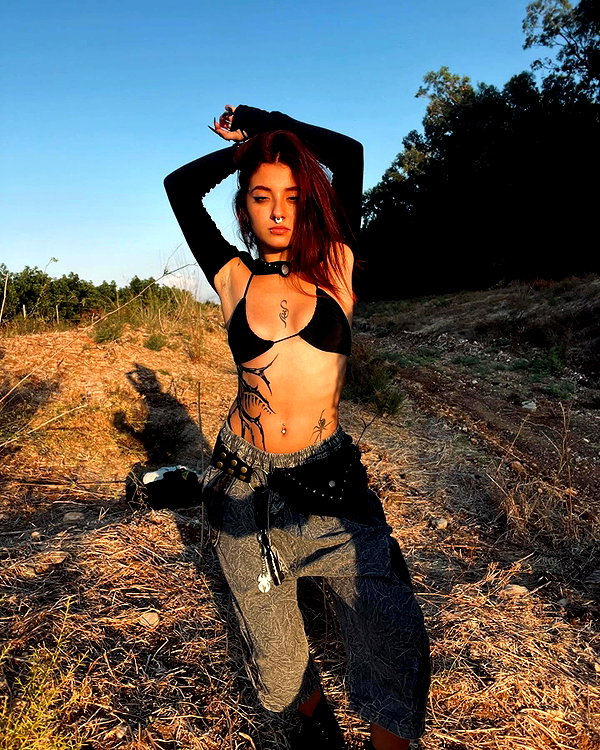 shaharo__._ instagram image archive image