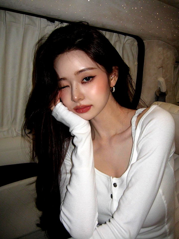 dear.zia instagram image archive image
