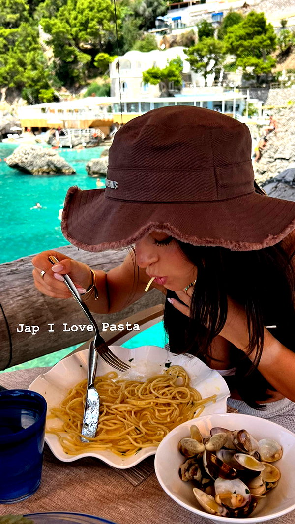 zoeliss instagram image archive image