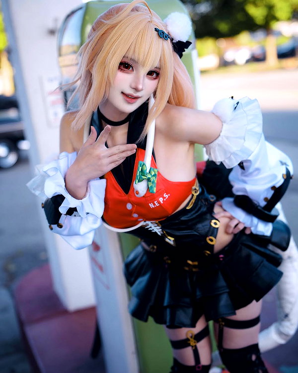 miee_cos instagram image archive image