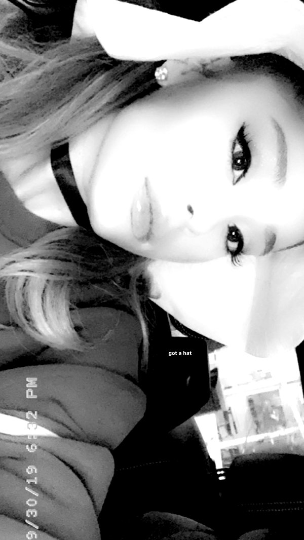 arianagrande instagram image archive image