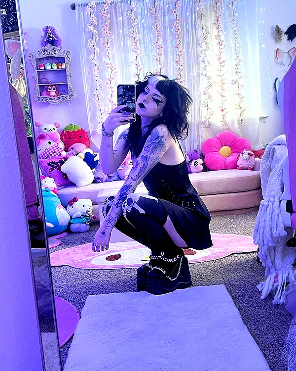 yeahimcaroline instagram image archive image