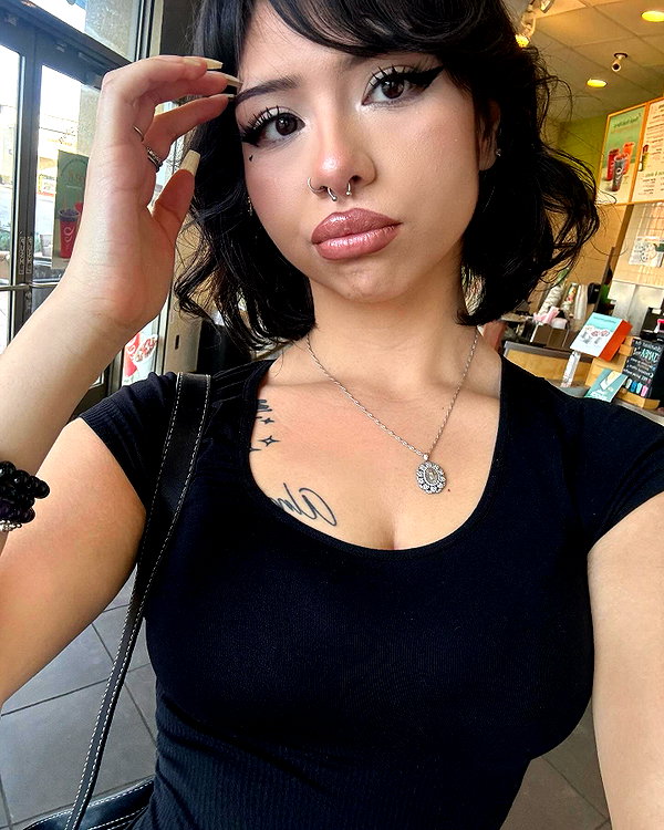 shay.la__ instagram image archive image