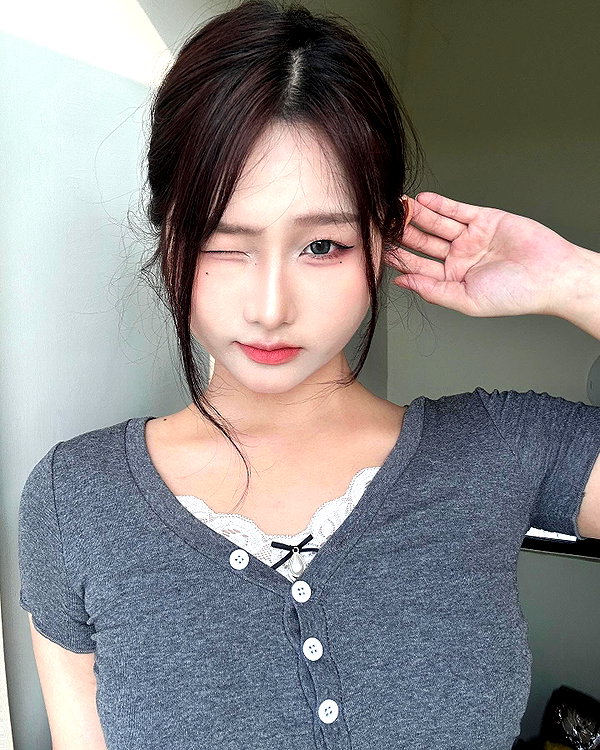 lai_931201 instagram image archive image