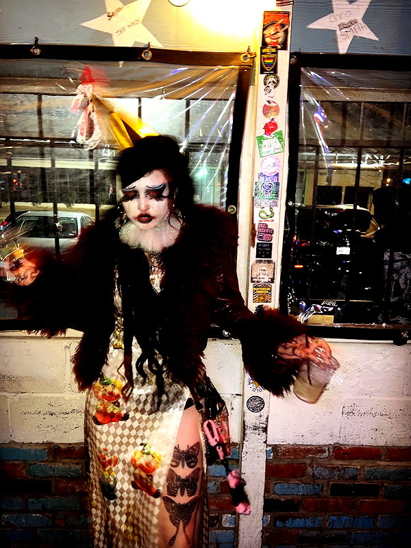 yeahimcaroline instagram image archive image