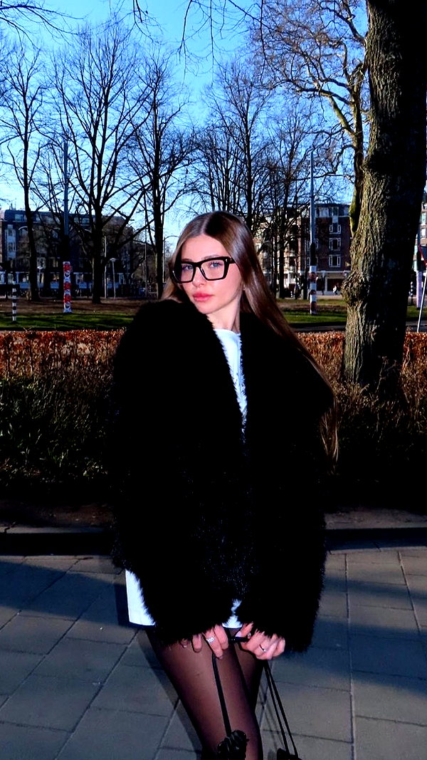 daniella_zeldis instagram image archive image
