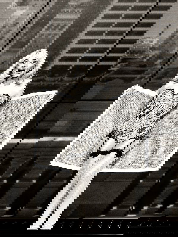 sabrinacarpenter sabrinacarpenter archive image