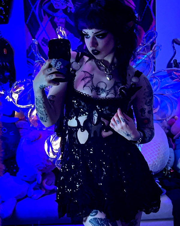 yeahimcaroline instagram image archive image