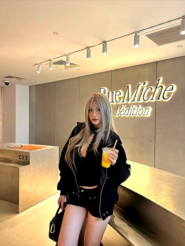 lyhythuedoxinh instagram image archive image