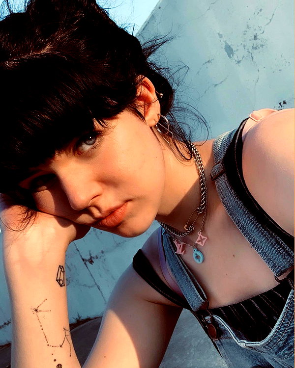 yeahimcaroline instagram image archive image