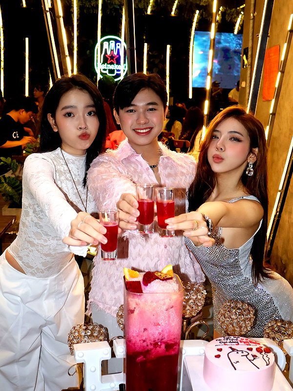 lyhythuedoxinh instagram image archive image