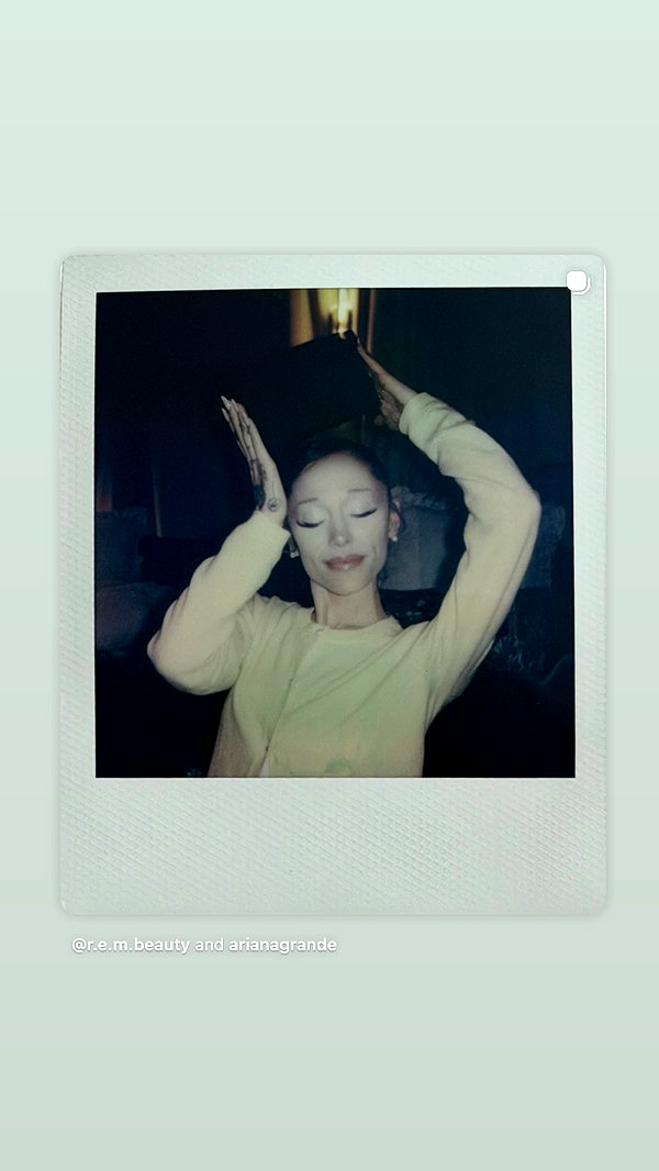 arianagrande instagram image archive image