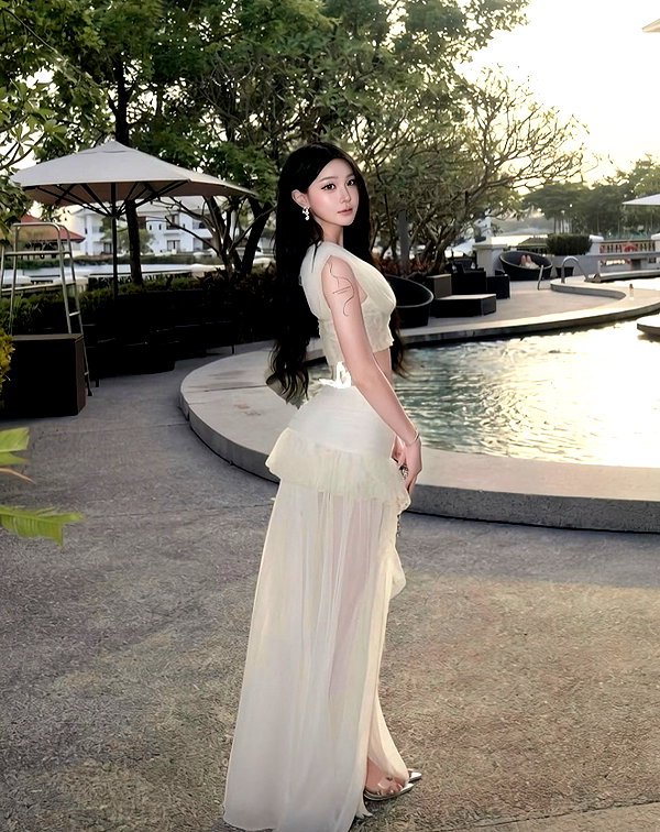lyhythuedoxinh instagram image archive image
