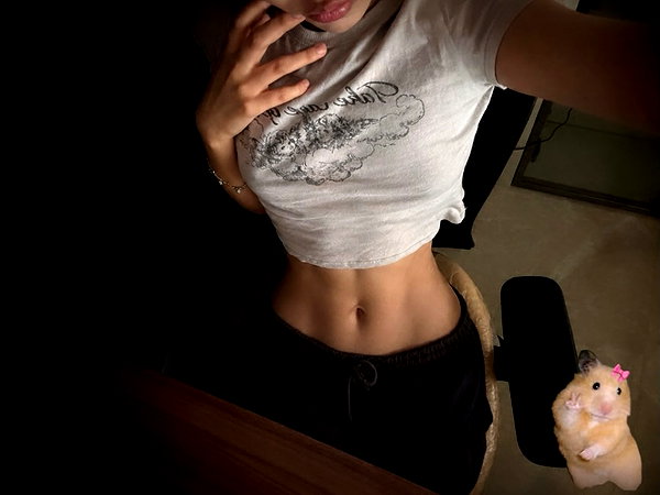 simrxn.n instagram image archive image