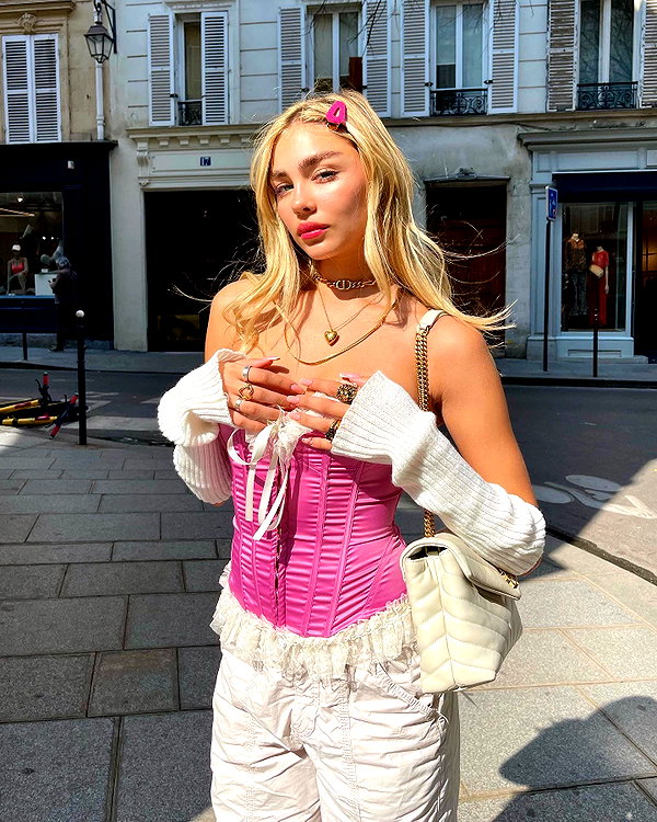 maya.keyy instagram image archive image