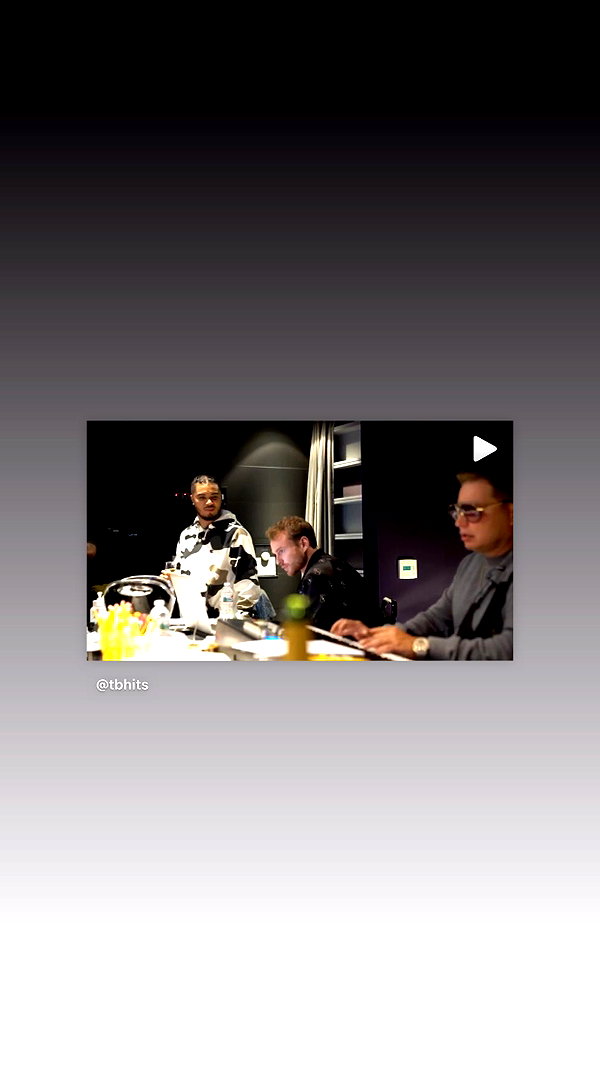 arianagrande instagram image archive image