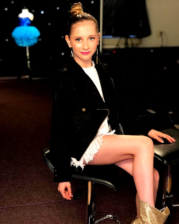 ellianawalmsley instagram image archive image