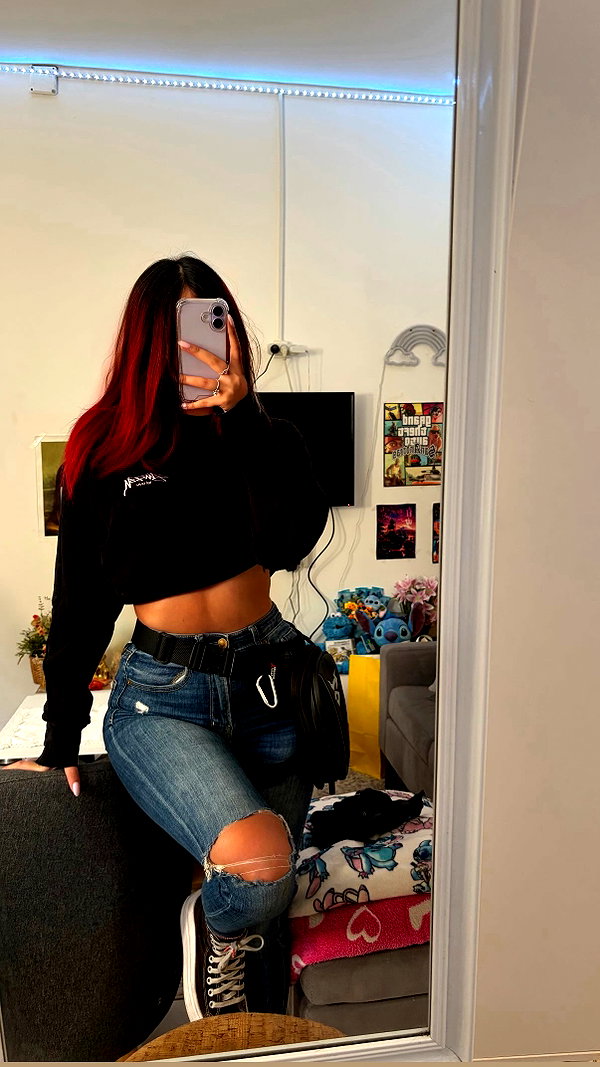 shanidahan7 instagram image archive image