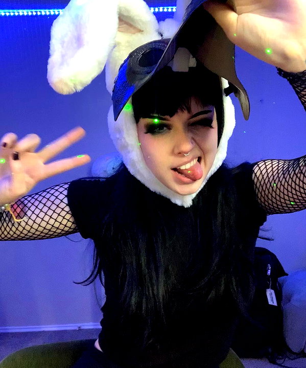 yeahimcaroline instagram image archive image