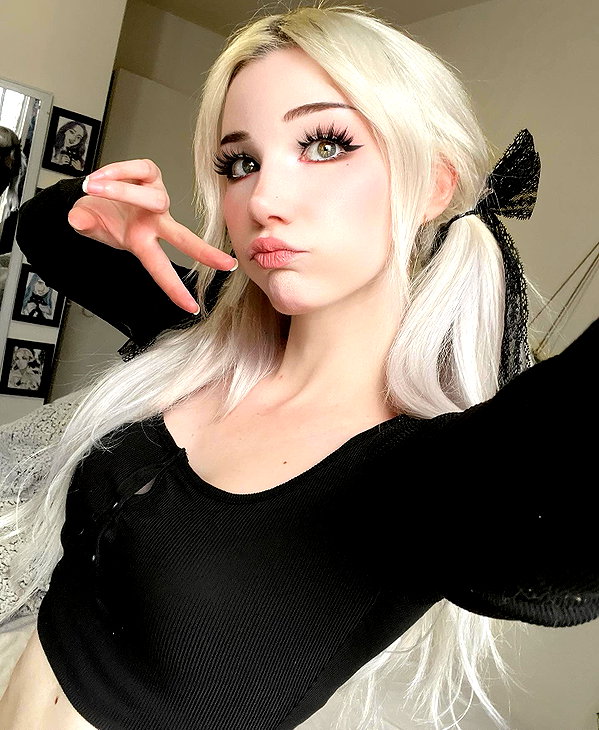 danielle.mercedie instagram image archive image
