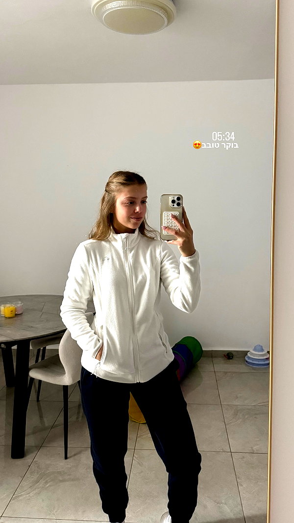 mishel_d_ instagram image archive image