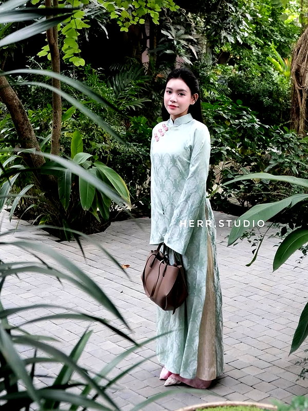 lyhythuedoxinh instagram image archive image
