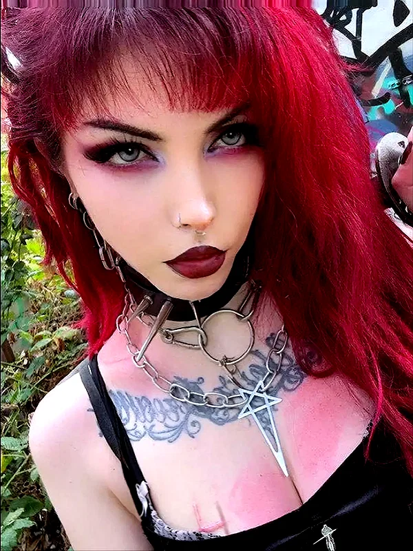 chica.niebla instagram image archive image