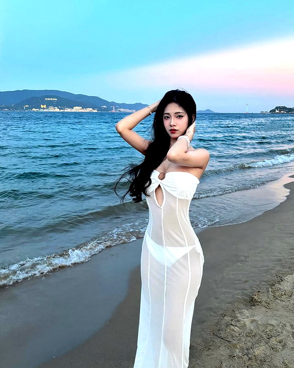 lyhythuedoxinh instagram image archive image