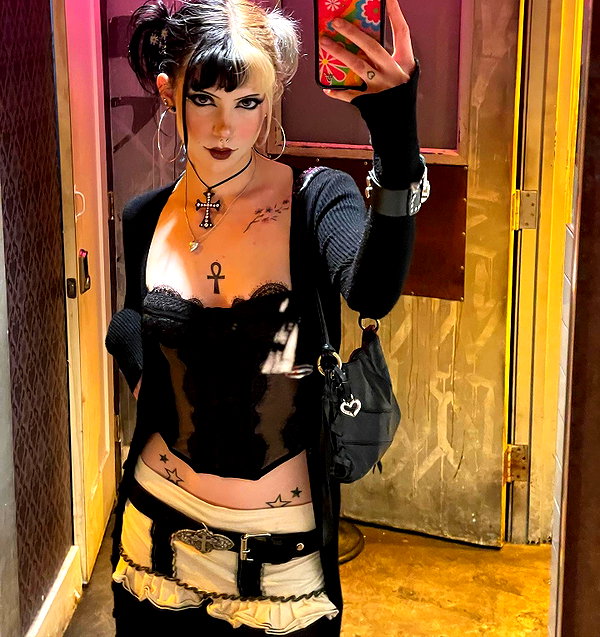 haileylayfield instagram image archive image