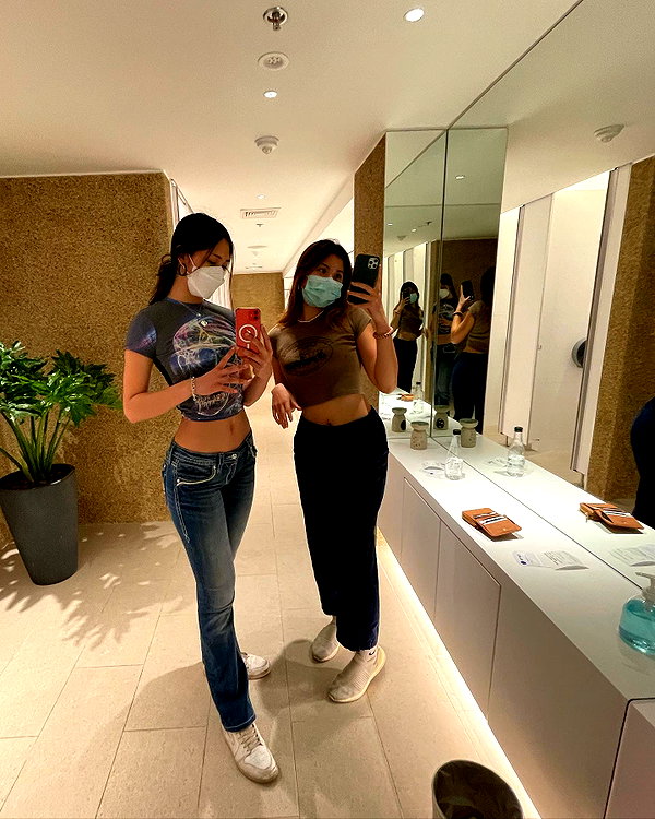 cait.knight instagram image archive image