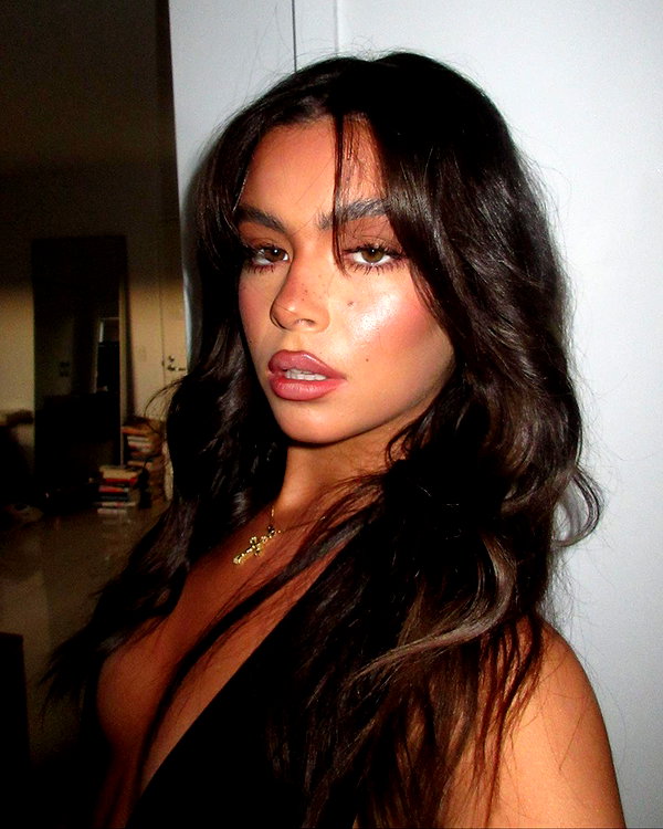 oliviaphillipps instagram image archive image